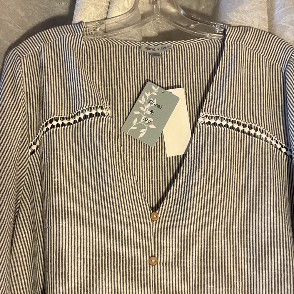 Floral & Ivy SoHo Dec Out Black and White Striped Blouse NWT - Picture 2 of 16